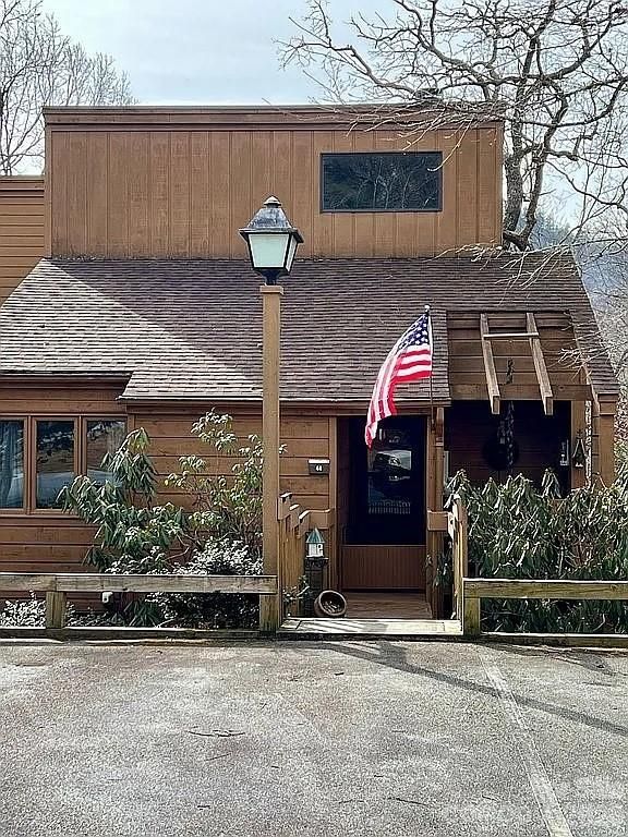 109 Emerald Ridge Road, Sapphire, NC 28774