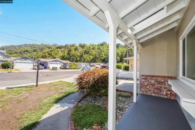 2309 Julia Ct, Pinole, CA 94564