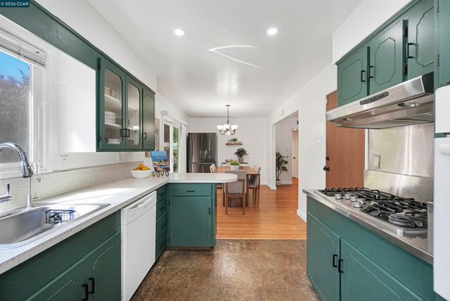 2309 Julia Ct, Pinole, CA 94564