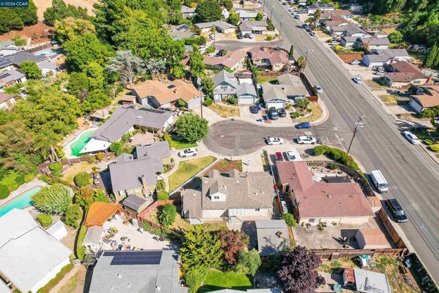 2309 Julia Ct, Pinole, CA 94564