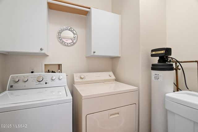 835 W Waterview Drive, Green Valley, AZ 85614