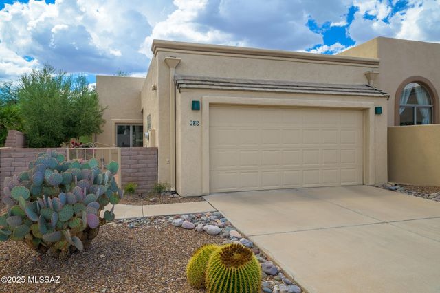 835 W Waterview Drive, Green Valley, AZ 85614