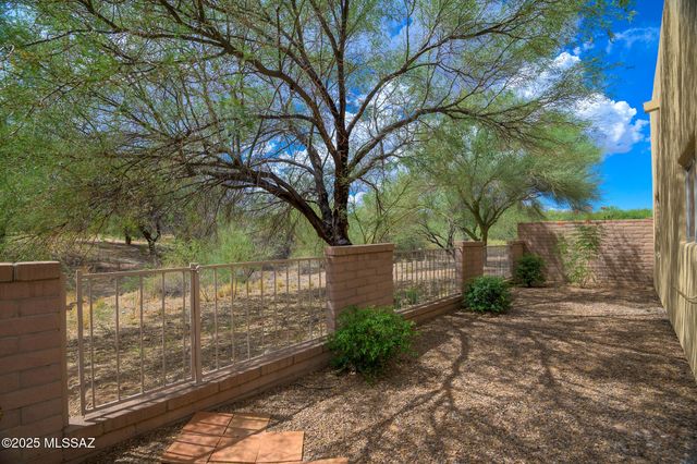 835 W Waterview Drive, Green Valley, AZ 85614