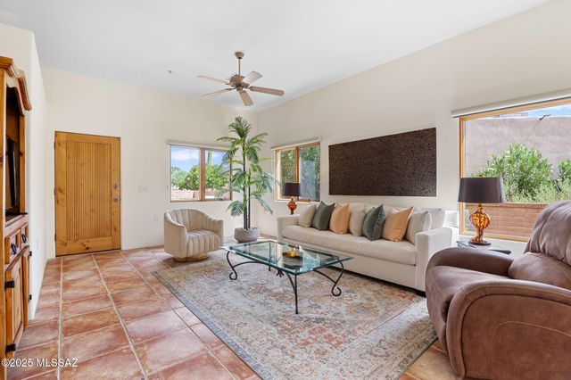 835 W Waterview Drive, Green Valley, AZ 85614