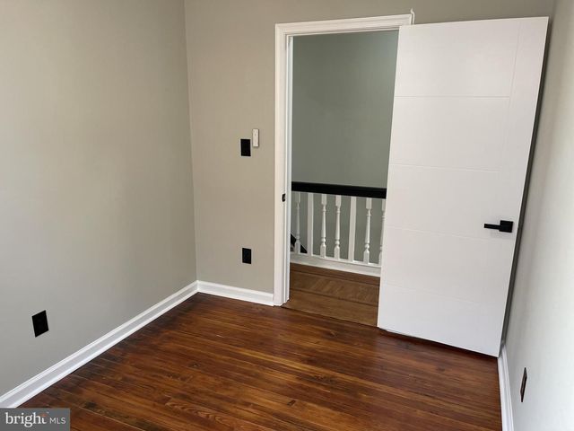 320 W TABOR RD, Philadelphia, PA 19120