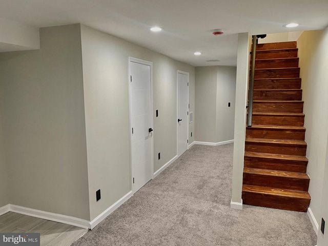 320 W TABOR RD, Philadelphia, PA 19120