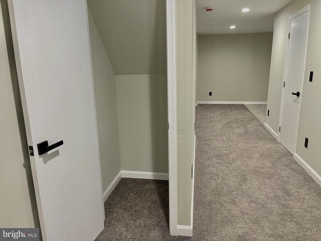 320 W TABOR RD, Philadelphia, PA 19120