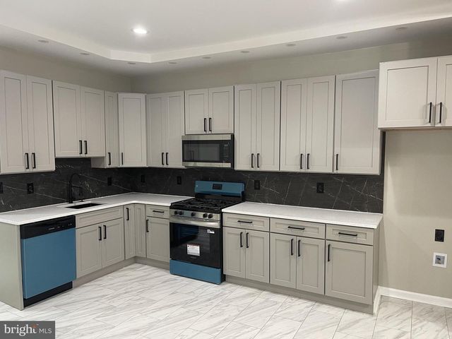 320 W TABOR RD, Philadelphia, PA 19120