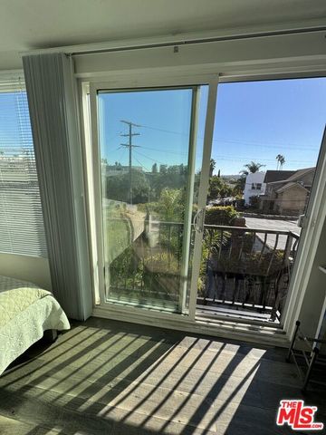 4010 W Adams Boulevard, Los Angeles, CA 90018