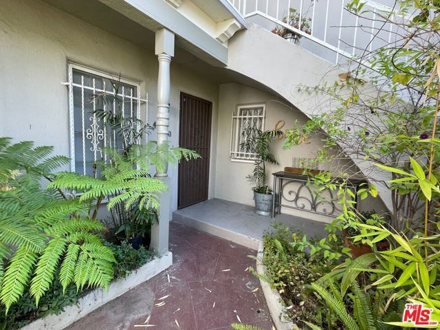 4010 W Adams Boulevard, Los Angeles, CA 90018