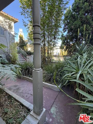 4010 W Adams Boulevard, Los Angeles, CA 90018