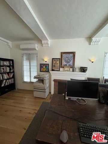 4010 W Adams Boulevard, Los Angeles, CA 90018