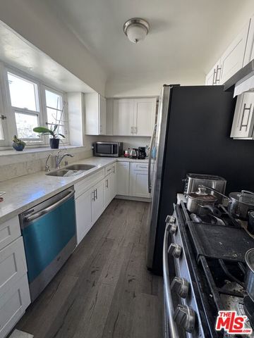 4010 W Adams Boulevard, Los Angeles, CA 90018