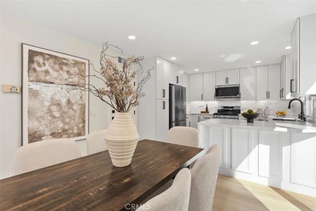 5 Chatri Circle, Lake Forest, CA 92610
