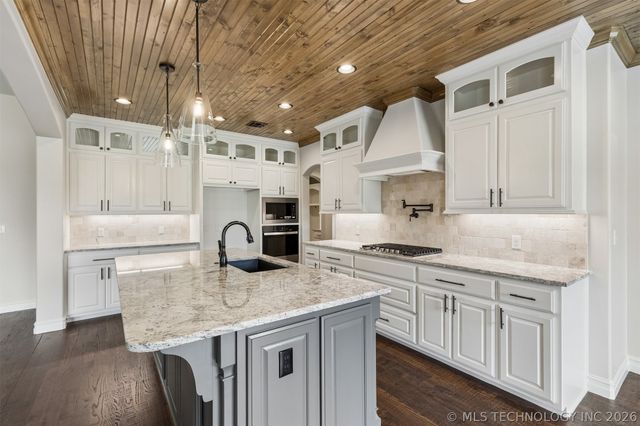 102 E 165th Street S, Glenpool, OK 74033