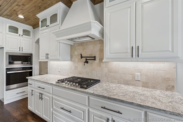 102 E 165th Street S, Glenpool, OK 74033