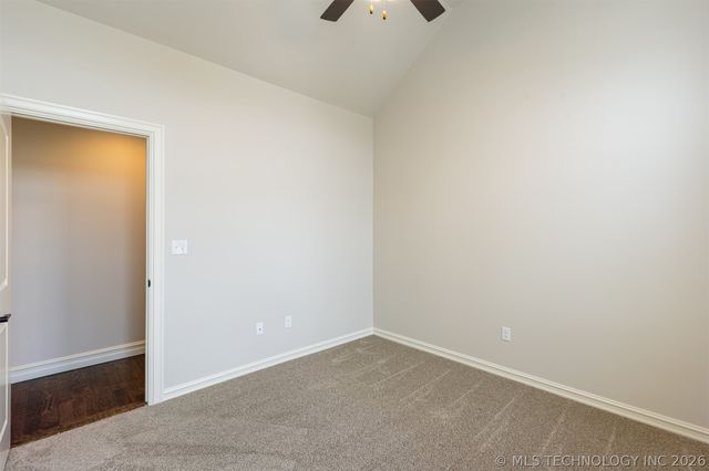 102 E 165th Street S, Glenpool, OK 74033