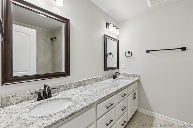 102 E 165th Street S, Glenpool, OK 74033