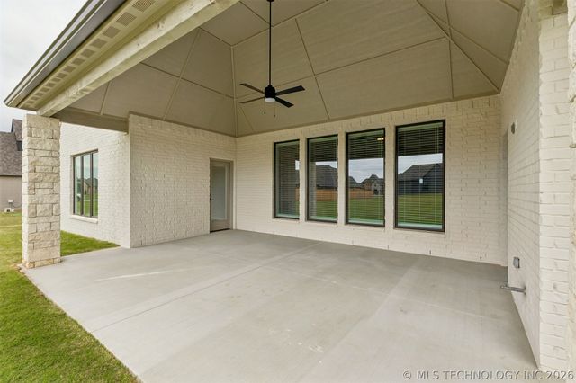 102 E 165th Street S, Glenpool, OK 74033