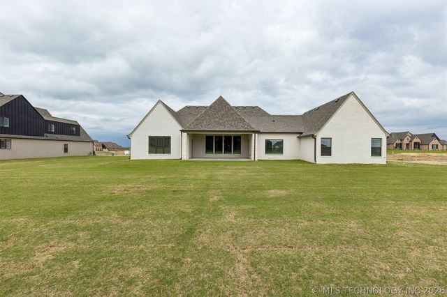 102 E 165th Street S, Glenpool, OK 74033
