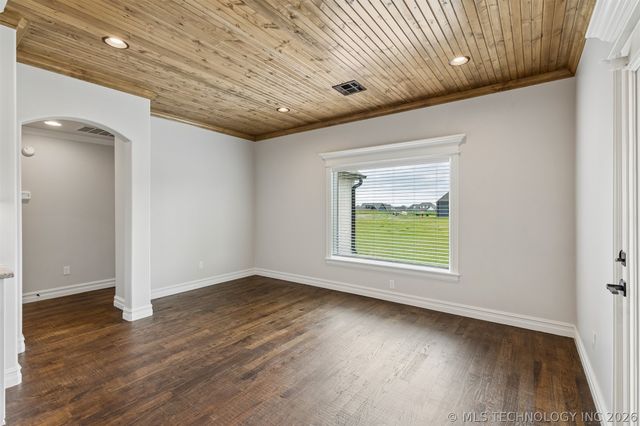 102 E 165th Street S, Glenpool, OK 74033