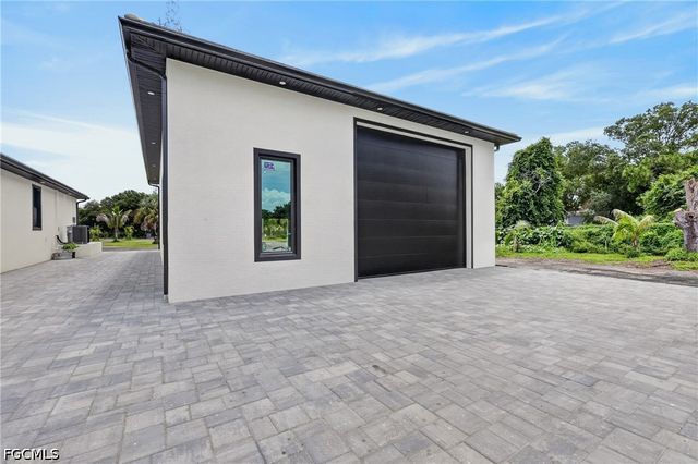 7961 Bartholomew DR, North Fort Myers, FL 33917