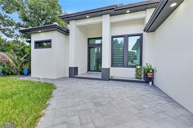 7961 Bartholomew DR, North Fort Myers, FL 33917