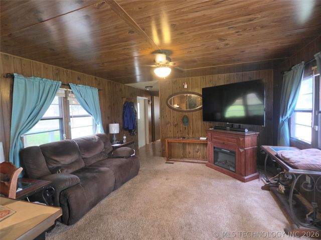 416335 Lagoon Drive, Checotah, OK 74426