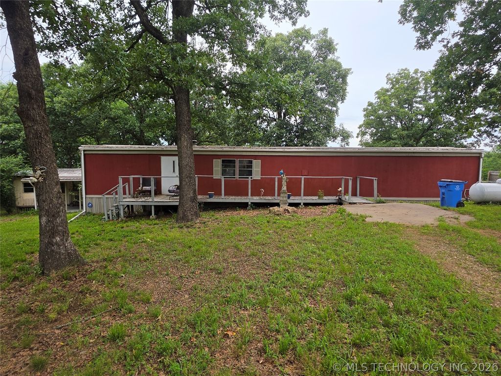 416335 Lagoon Drive, Checotah, OK 74426