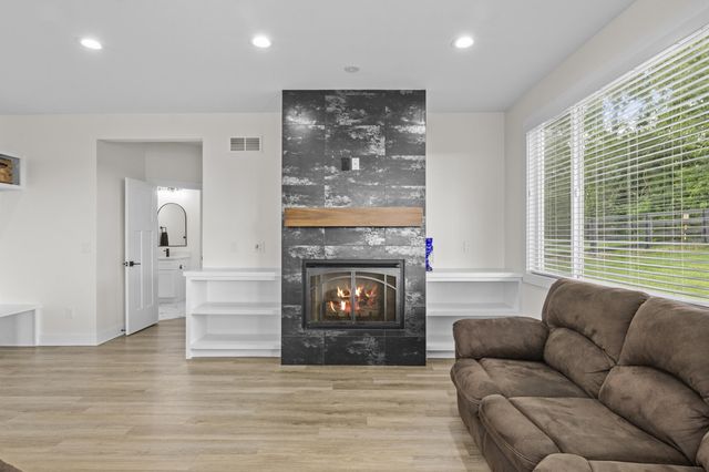 804 Shelburne Way, Nicholasville, KY 40356
