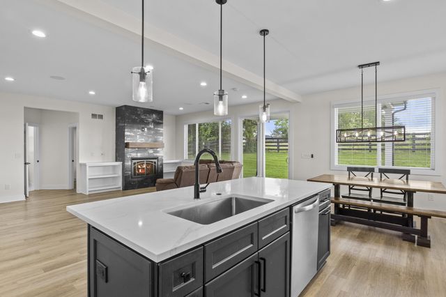 804 Shelburne Way, Nicholasville, KY 40356