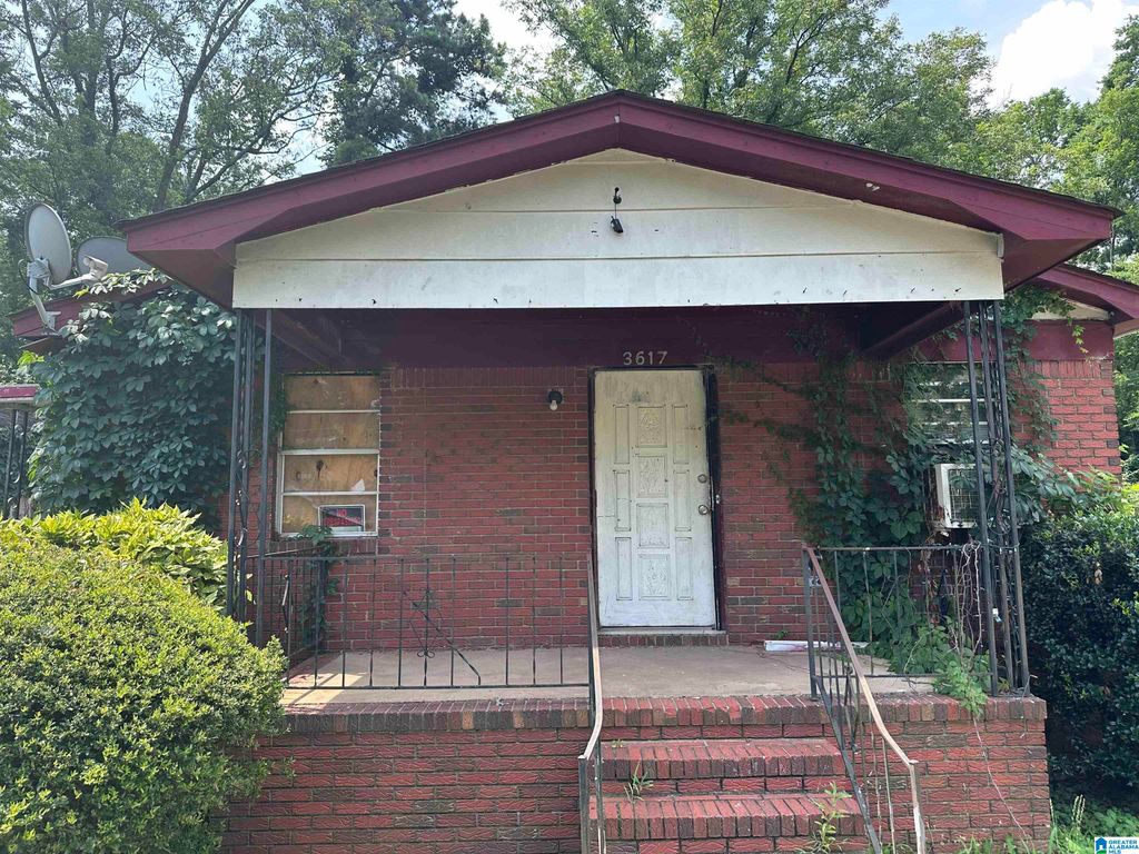 3617 LAUREL AVENUE SW, Birmingham, AL 35221