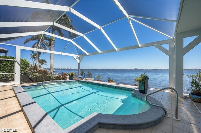 5727 Riverside DR, Cape Coral, FL 33904