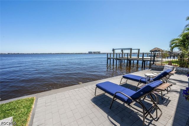 5727 Riverside DR, Cape Coral, FL 33904