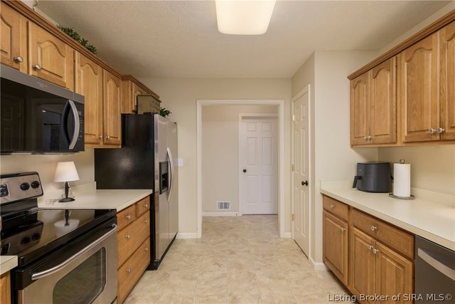 5290 Cedarway Drive NE, Corydon, IN 47112