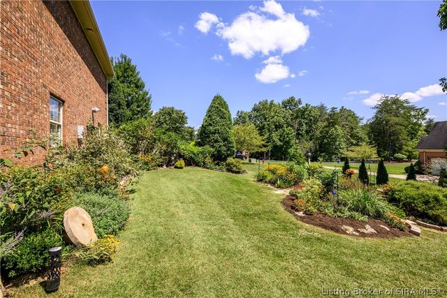 5290 Cedarway Drive NE, Corydon, IN 47112