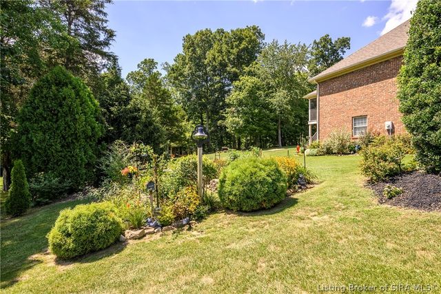 5290 Cedarway Drive NE, Corydon, IN 47112