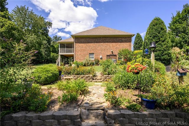 5290 Cedarway Drive NE, Corydon, IN 47112