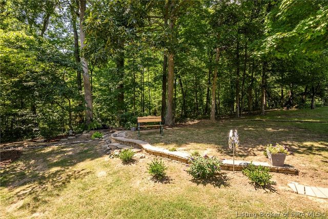 5290 Cedarway Drive NE, Corydon, IN 47112