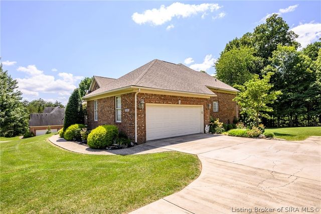 5290 Cedarway Drive NE, Corydon, IN 47112