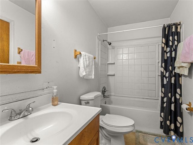 5619 Huntingcreek Dr, Richmond, VA 23237