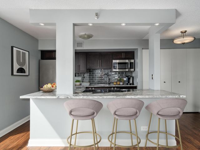 200 N Dearborn Street 3303, Chicago, IL 60601