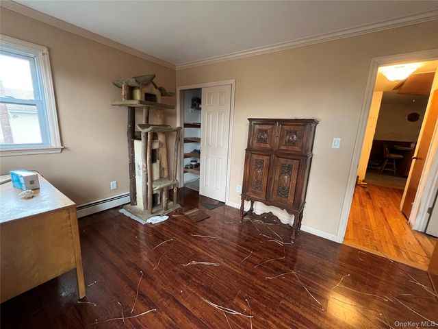 630 S Wellwood Avenue, Lindenhurst, NY 11757