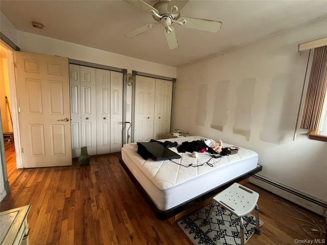 630 S Wellwood Avenue, Lindenhurst, NY 11757