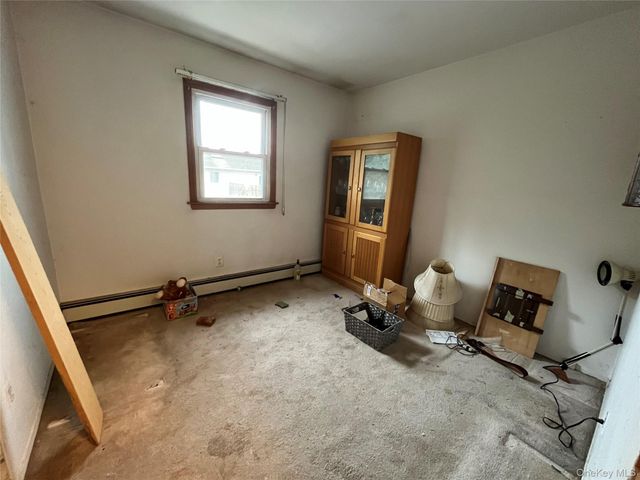 630 S Wellwood Avenue, Lindenhurst, NY 11757