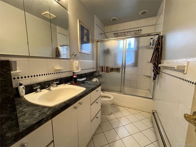 630 S Wellwood Avenue, Lindenhurst, NY 11757