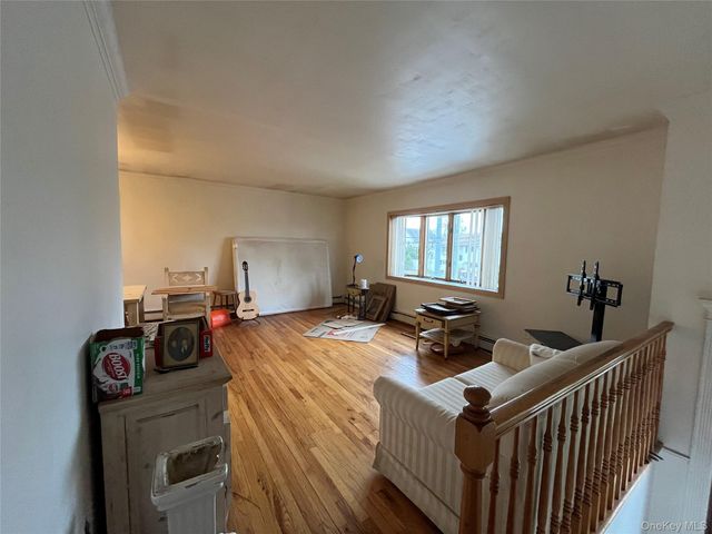 630 S Wellwood Avenue, Lindenhurst, NY 11757