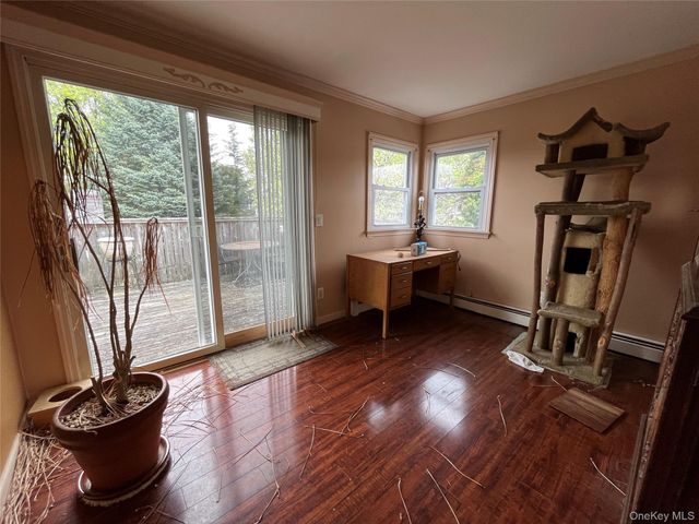 630 S Wellwood Avenue, Lindenhurst, NY 11757