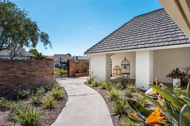 5603 E Crest De Ville, Orange, CA 92867
