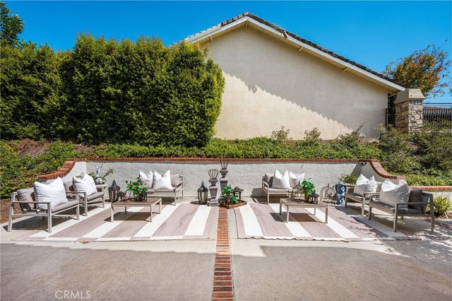 5603 E Crest De Ville, Orange, CA 92867